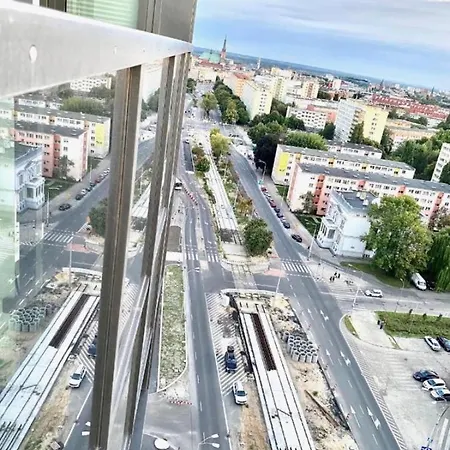 Hanza Tower White 24 Pool & Jacussi *